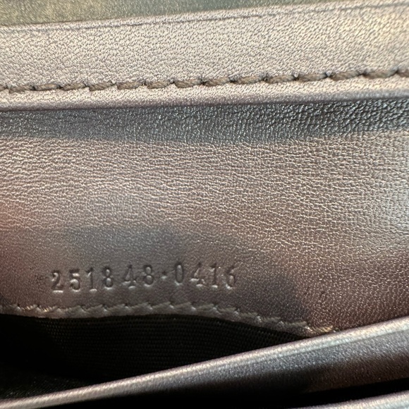 Authentic Gucci card case - Picture 4 of 11